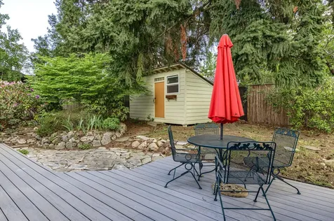 750 Oak Knoll Drive Ashland OR 97520