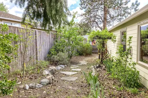 750 Oak Knoll Drive Ashland OR 97520