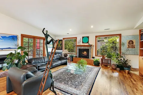 750 Oak Knoll Drive Ashland OR 97520