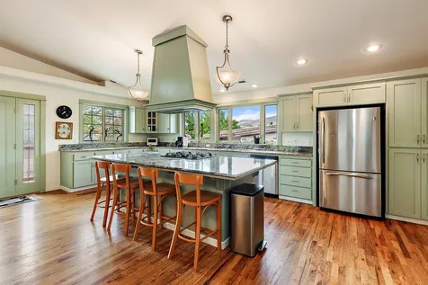 750 Oak Knoll Drive Ashland OR 97520
