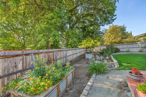 2870 Pinecrest Court Medford OR 97504