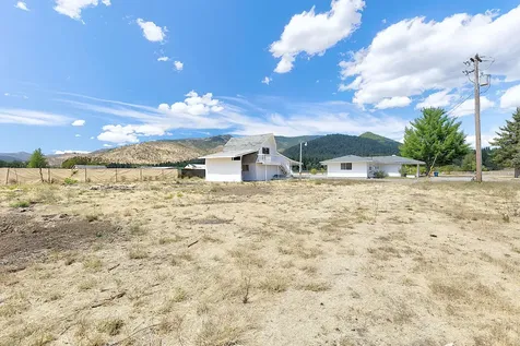 187 Norman Road Selma OR 97538