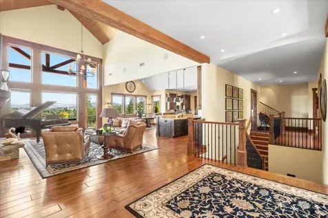 38 Crestview Court Eagle Point OR 97524