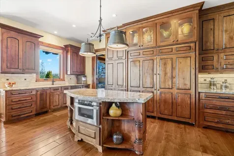 38 Crestview Court Eagle Point OR 97524