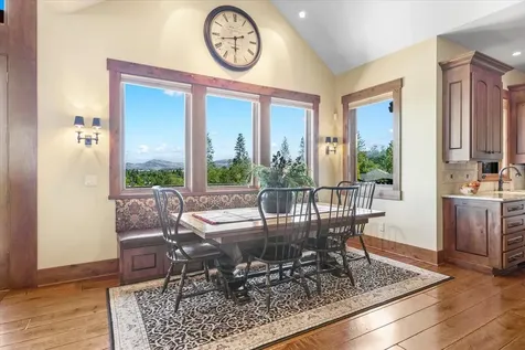 38 Crestview Court Eagle Point OR 97524