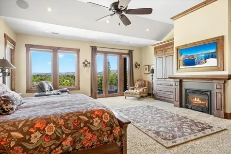 38 Crestview Court Eagle Point OR 97524