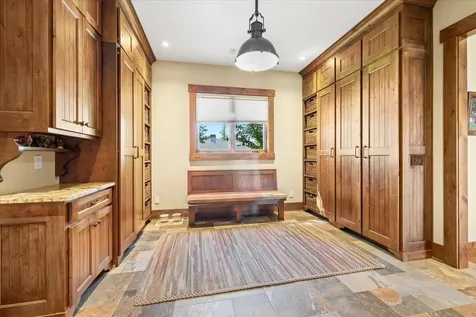 38 Crestview Court Eagle Point OR 97524
