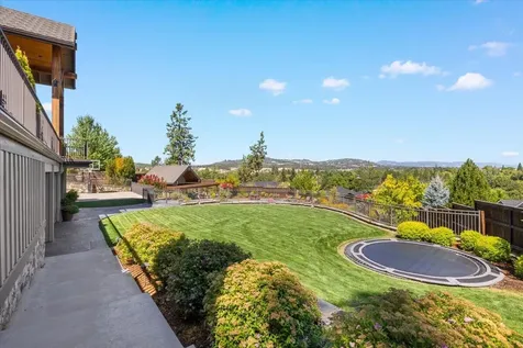38 Crestview Court Eagle Point OR 97524