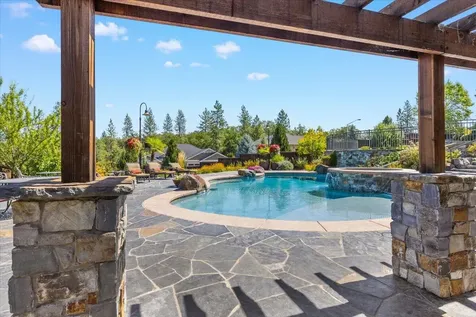 38 Crestview Court Eagle Point OR 97524