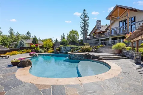 38 Crestview Court Eagle Point OR 97524