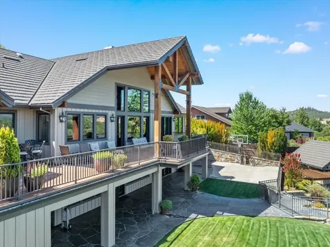 38 Crestview Court Eagle Point OR 97524
