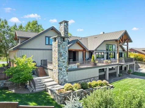 38 Crestview Court Eagle Point OR 97524