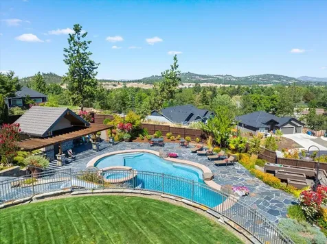 38 Crestview Court Eagle Point OR 97524