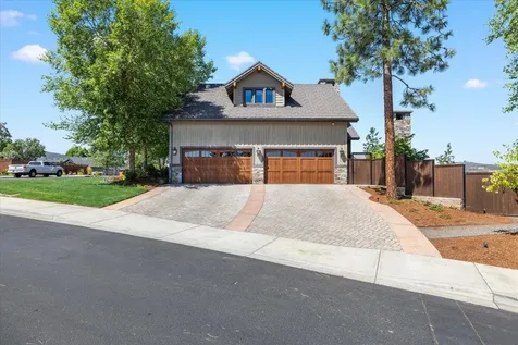 38 Crestview Court Eagle Point OR 97524