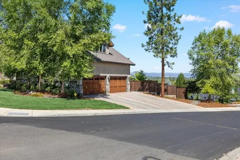38 Crestview Court Eagle Point OR 97524