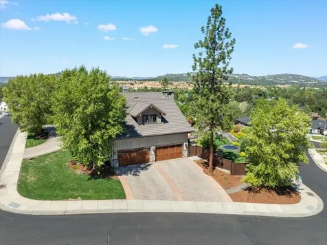38 Crestview Court Eagle Point OR 97524