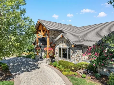 38 Crestview Court Eagle Point OR 97524