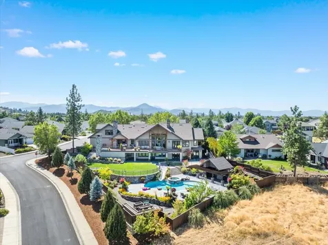38 Crestview Court Eagle Point OR 97524