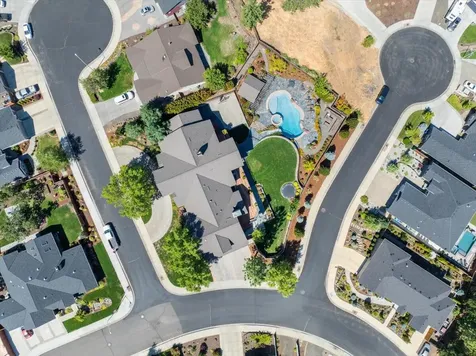 38 Crestview Court Eagle Point OR 97524