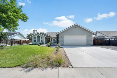 614 NW 19th Place Redmond OR 97756