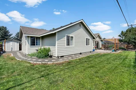 614 NW 19th Place Redmond OR 97756
