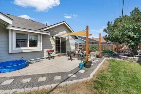 614 NW 19th Place Redmond OR 97756
