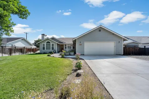 614 NW 19th Place Redmond OR 97756