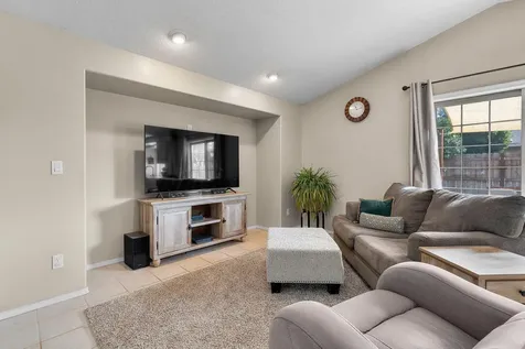 614 NW 19th Place Redmond OR 97756