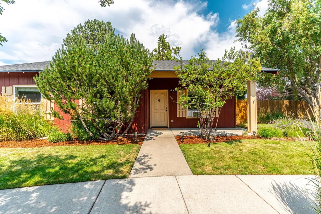 61209 Larkspur Loop Bend OR 97702