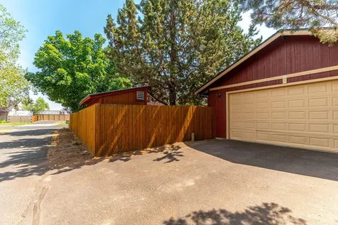 61209 Larkspur Loop Bend OR 97702