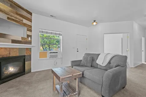 61209 Larkspur Loop Bend OR 97702