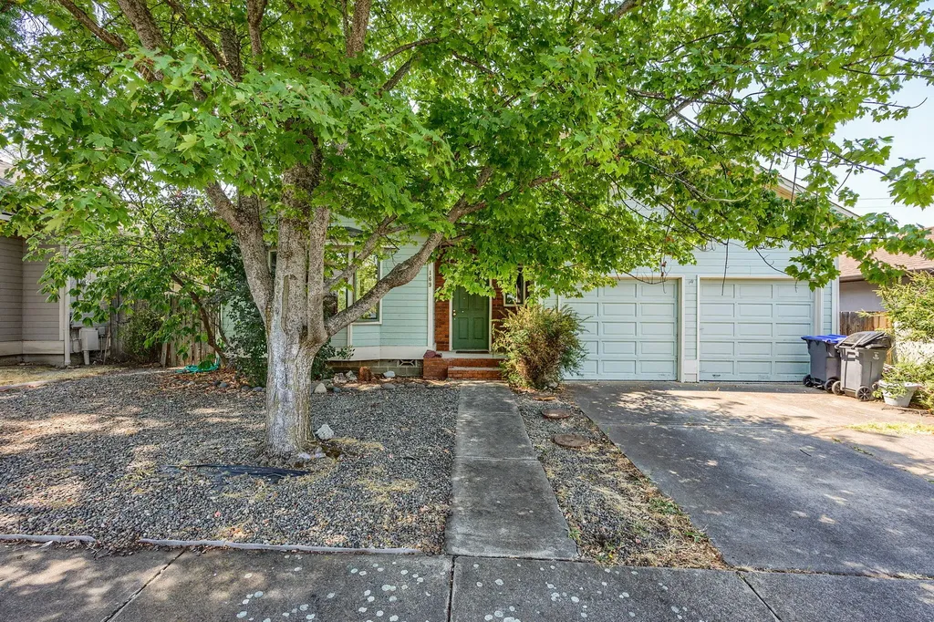 169 N Wightman Street Ashland OR 97520