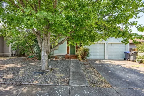 169 N Wightman Street Ashland OR 97520