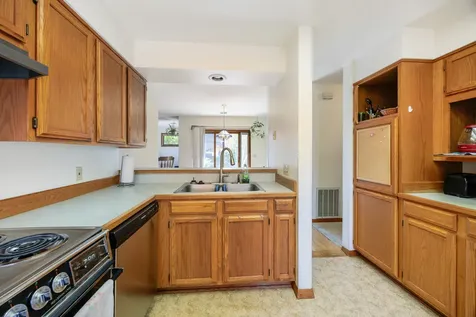 169 N Wightman Street Ashland OR 97520