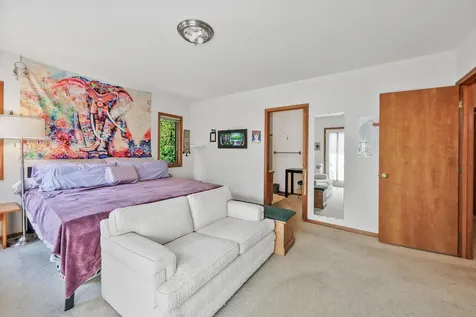 169 N Wightman Street Ashland OR 97520