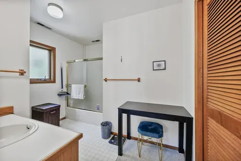 169 N Wightman Street Ashland OR 97520