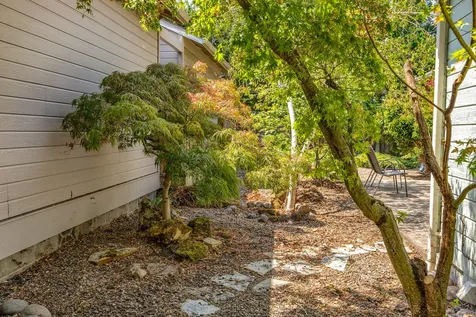 169 N Wightman Street Ashland OR 97520