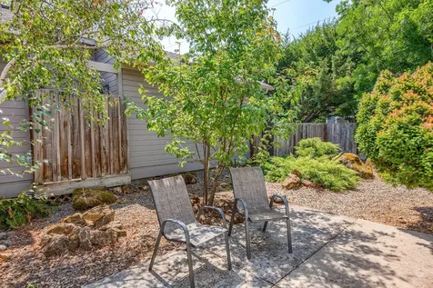 169 N Wightman Street Ashland OR 97520