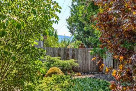 169 N Wightman Street Ashland OR 97520