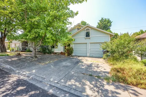 169 N Wightman Street Ashland OR 97520