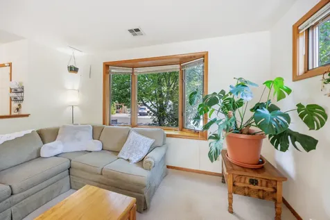 169 N Wightman Street Ashland OR 97520
