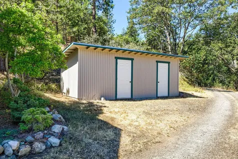 1835 Ashland Mine Road Ashland OR 97520