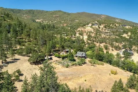 1835 Ashland Mine Road Ashland OR 97520