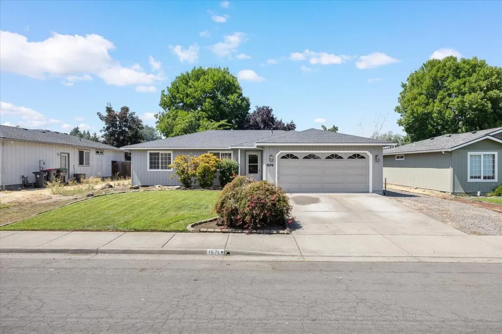 1574 Dixie Lane Medford OR 97501