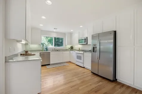 124 Walnut Place Phoenix OR 97535