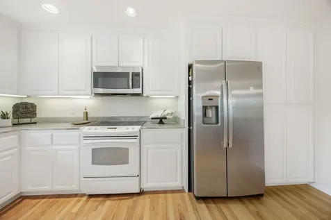 124 Walnut Place Phoenix OR 97535