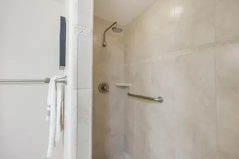 124 Walnut Place Phoenix OR 97535