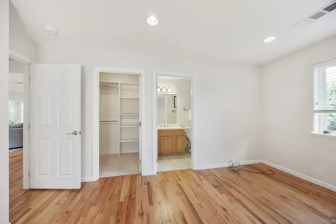 124 Walnut Place Phoenix OR 97535