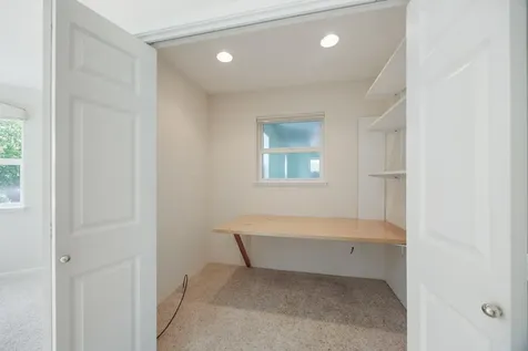 124 Walnut Place Phoenix OR 97535