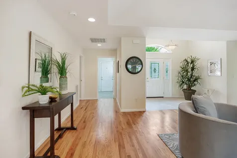 124 Walnut Place Phoenix OR 97535